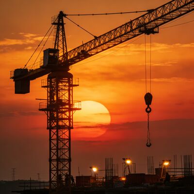 Kecepatan Trolleying 0 sampai 50m/min Tower Crane Kapasitas Pemuatan 10T dan Kecepatan Mendaki 0,5mmin Dirancang untuk Gerakan Bahan